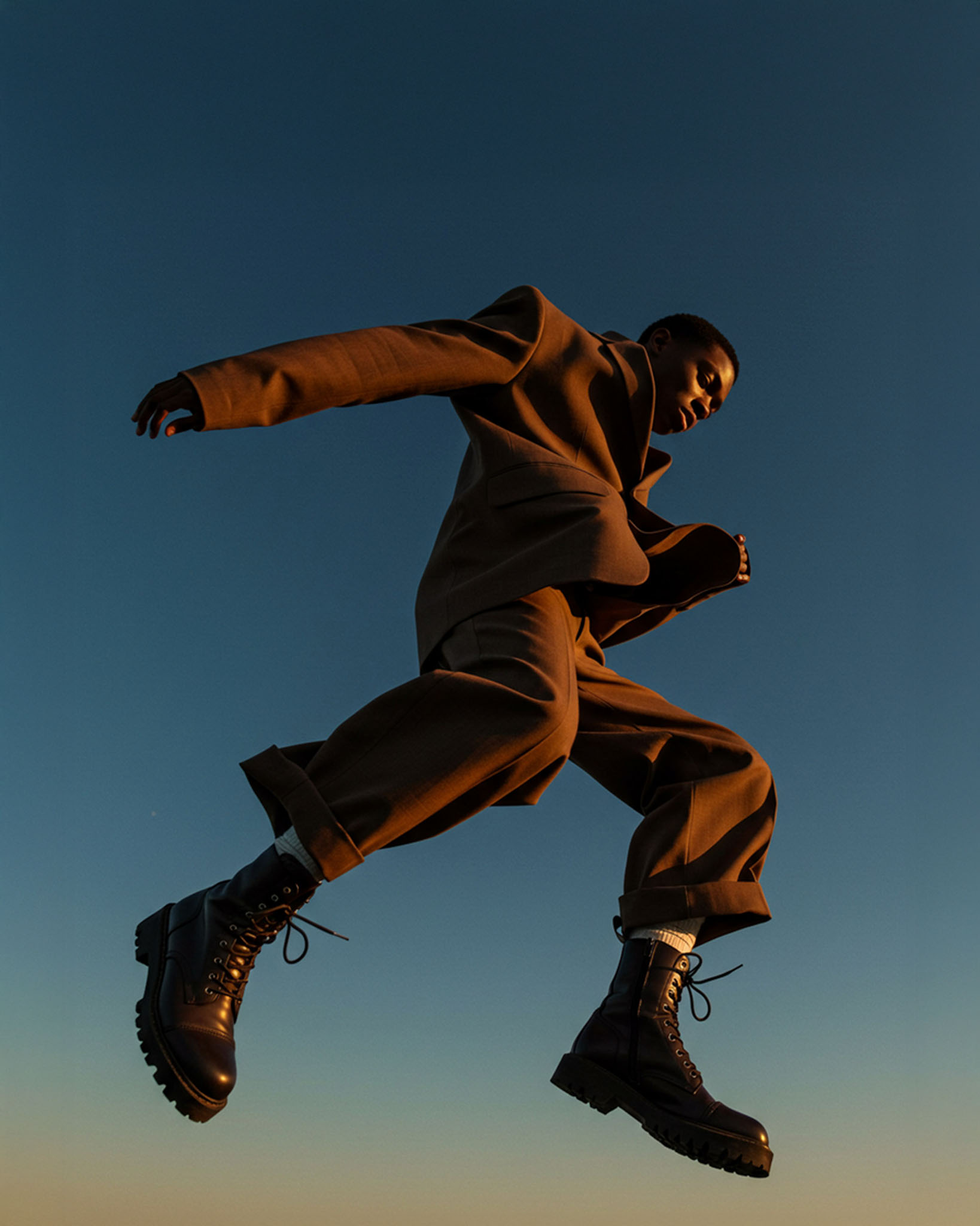 Stratos – Movement Editorial